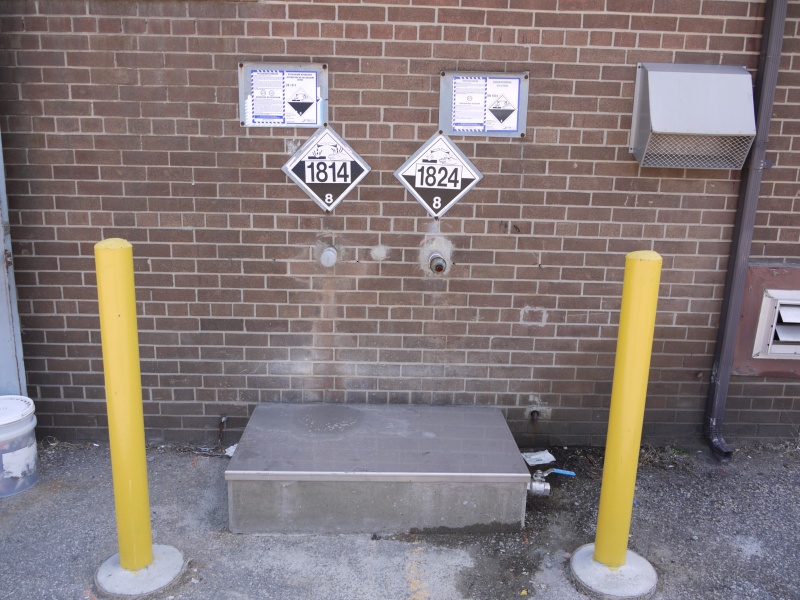 File:Spill containment structure - Mississauga.JPG