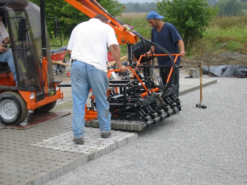 File:PermeablePavementConstruction.jpg